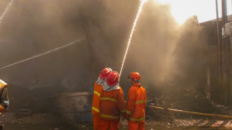 sharjah hamriyah fire contained 2025 1
