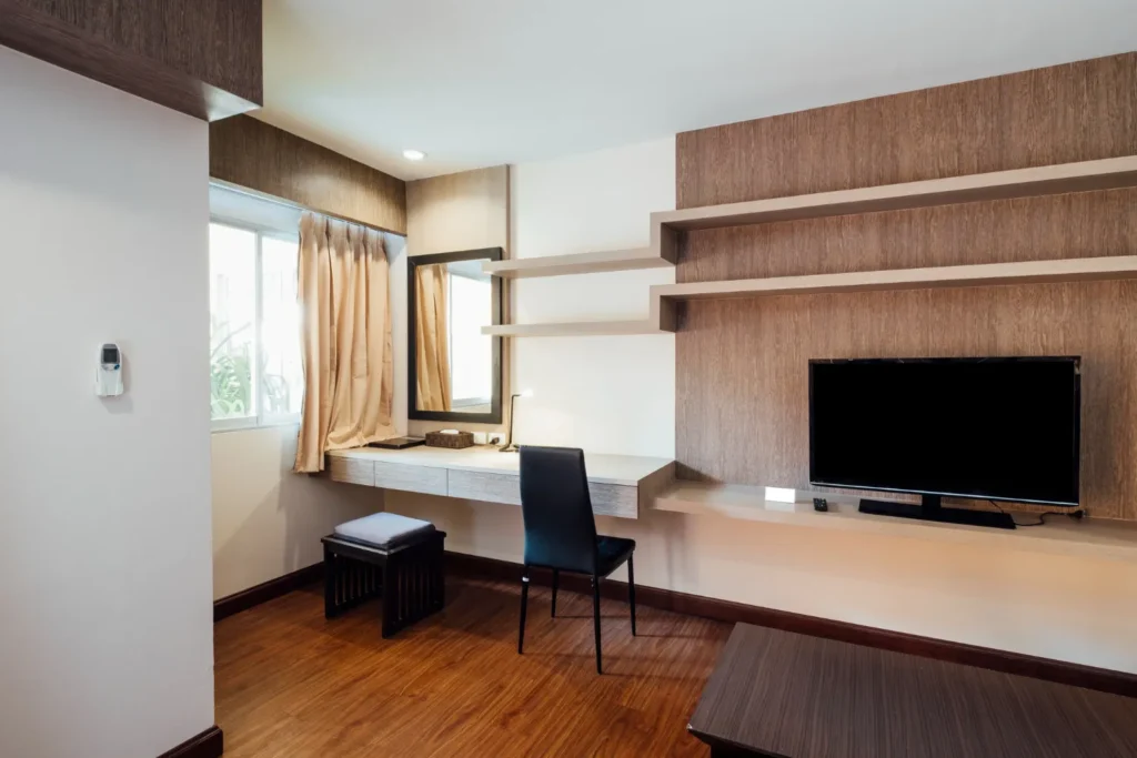 how to make small studio apartment look bigger